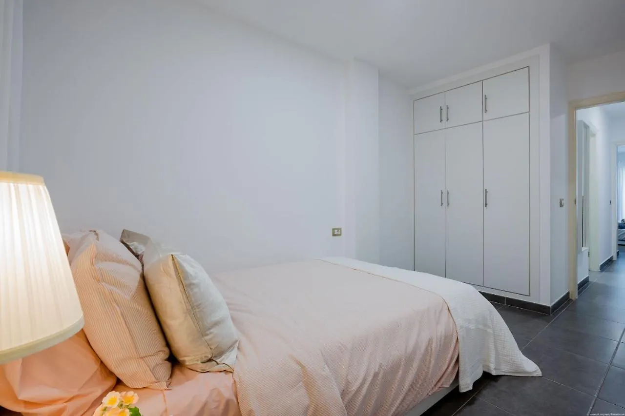 Apartment Los Cristianos Center II アロナ 0*,  スペイン